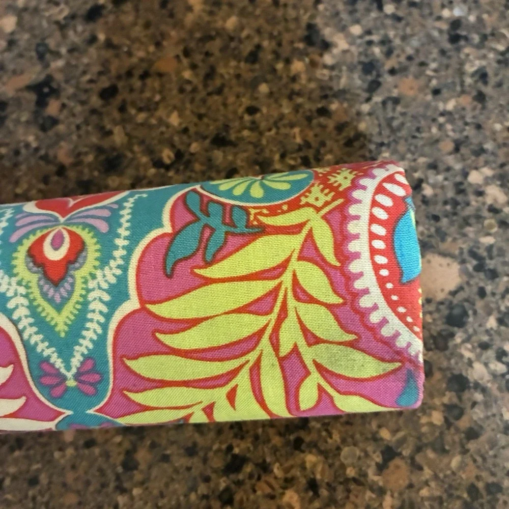 Vera Bradley Eyeglass Case Paisley in Paradise Magnetic Closure Roll Boho